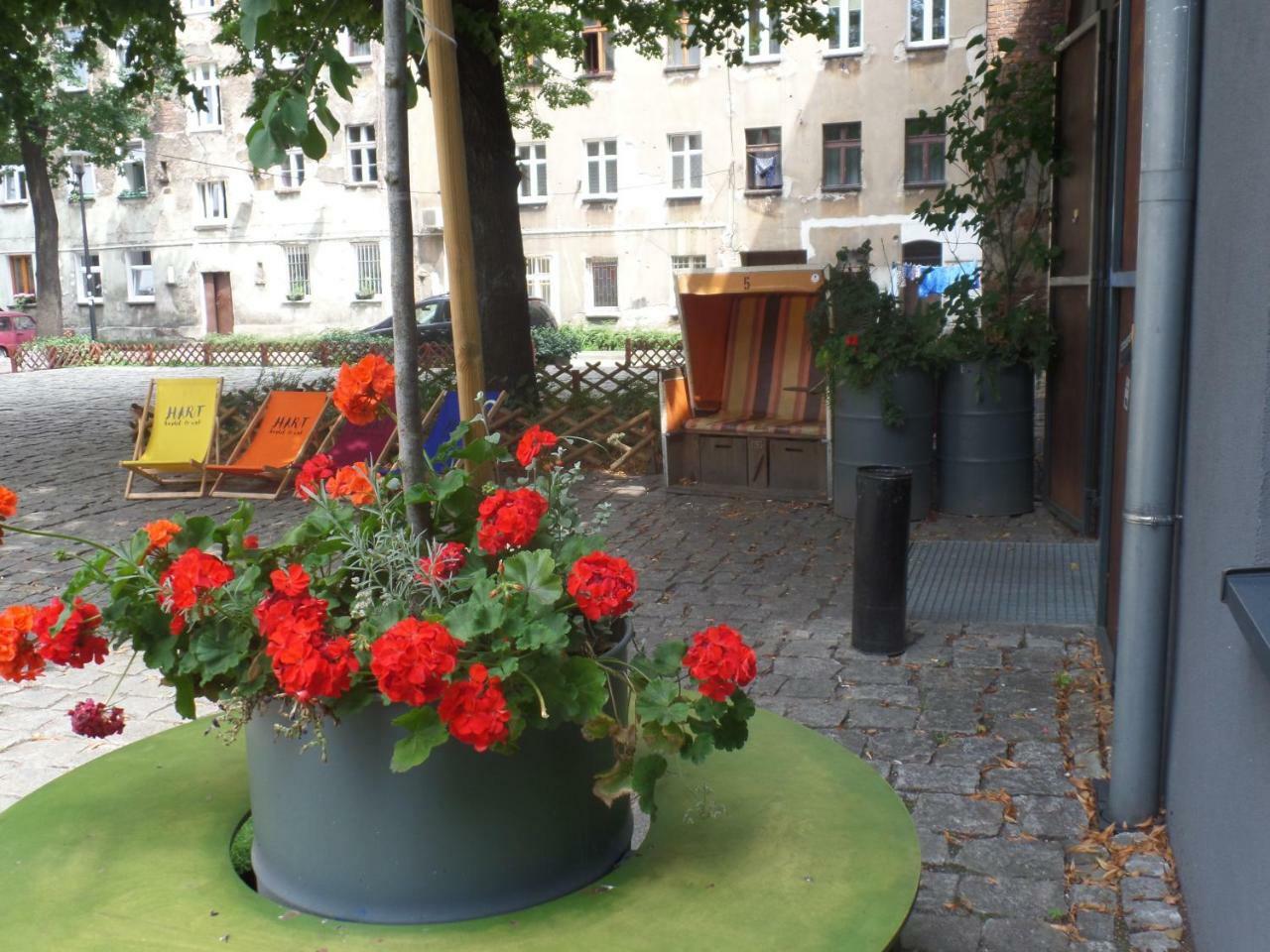 Hart Hostel & Art Gallery Wrocław Exteriör bild